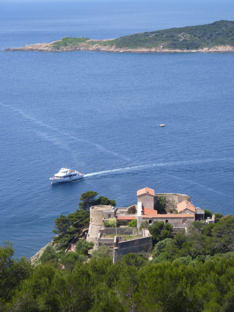 Promenade vers les Îles (Port-Cros et Le Levant) - Promo hiver ...